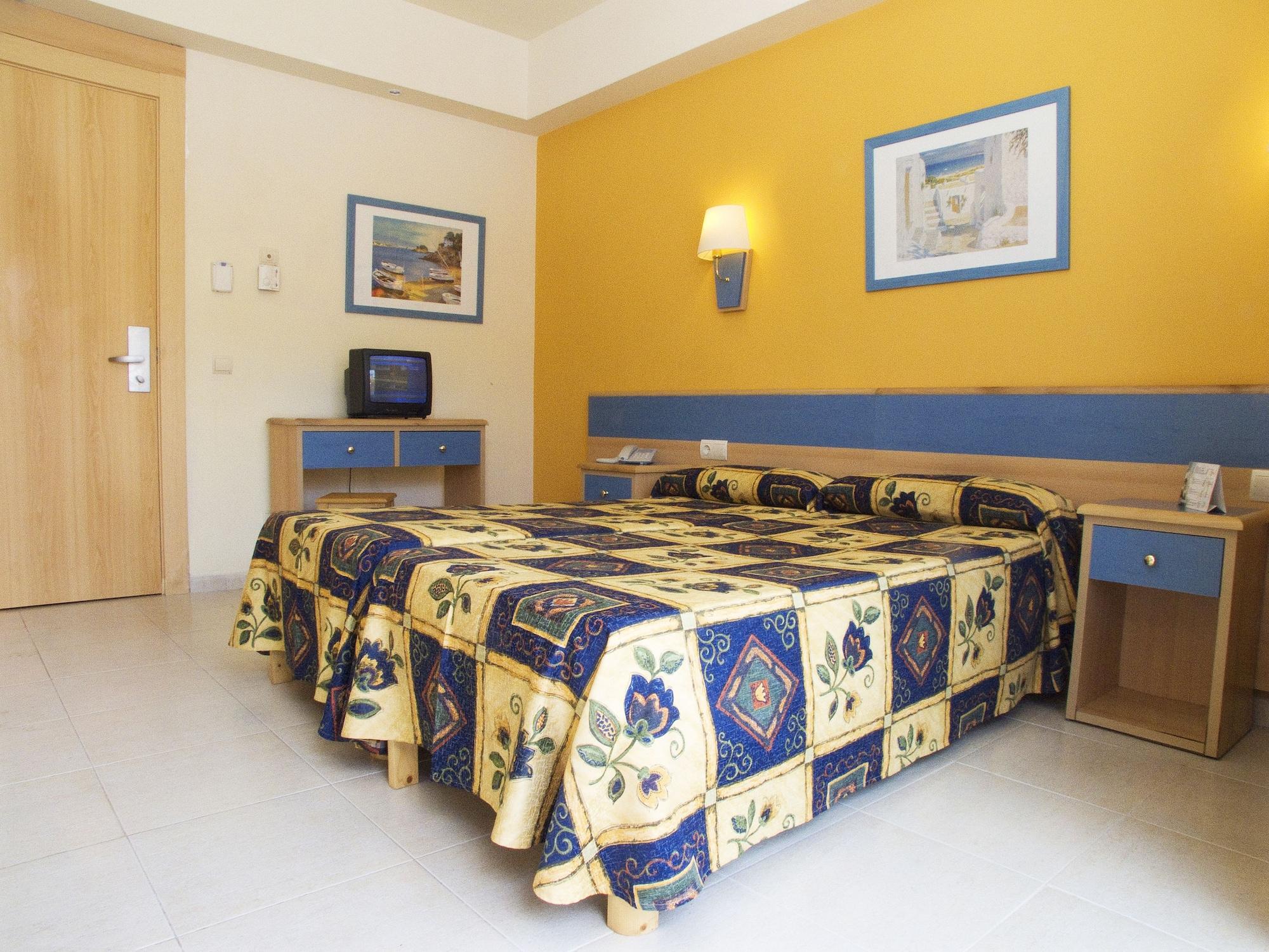 Sahara Nubia Gobi 호텔 Ses Cadenes 외부 사진 A room at a hotel
